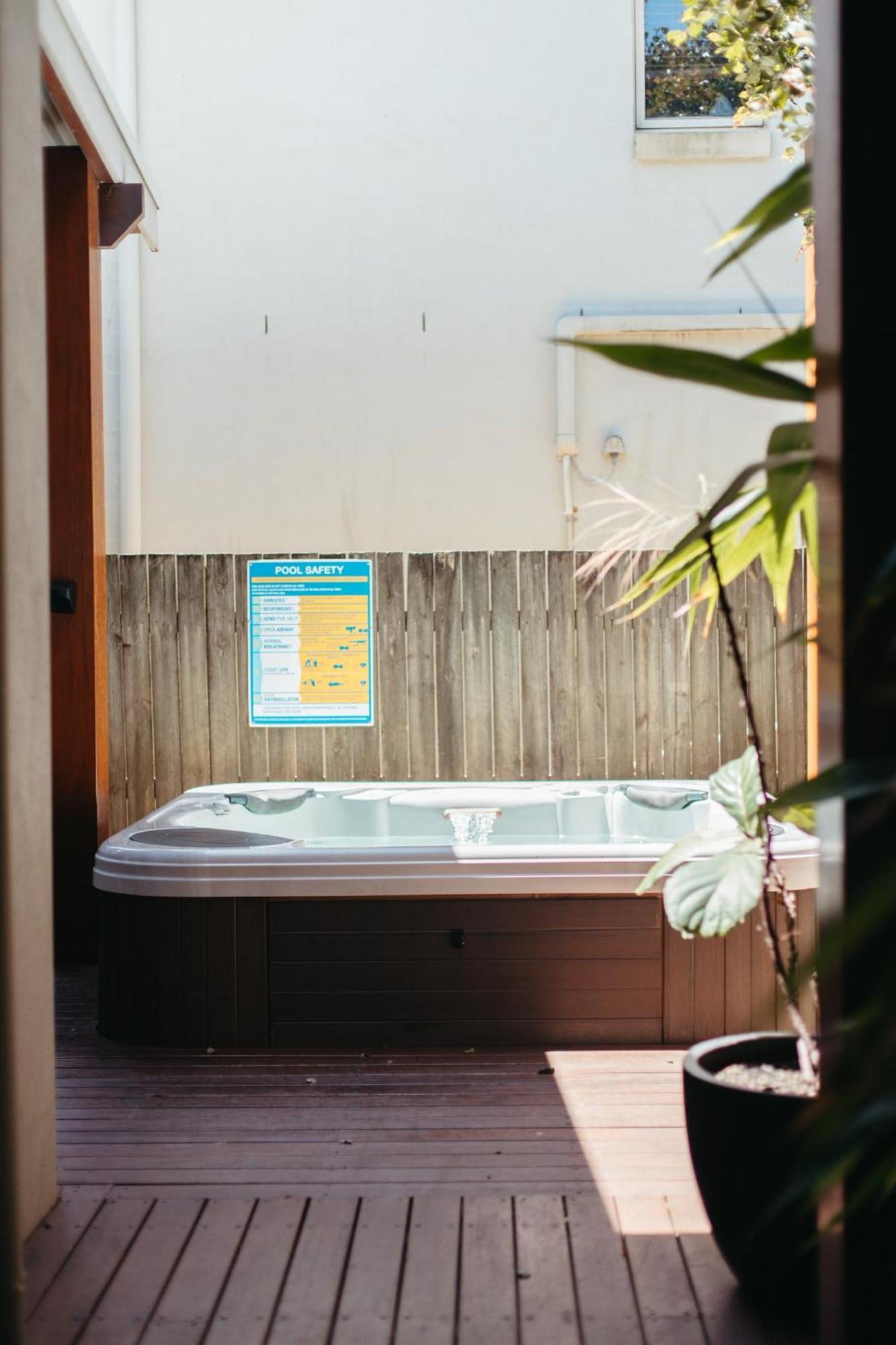 La Luna - Beachfront Escape Holiday home